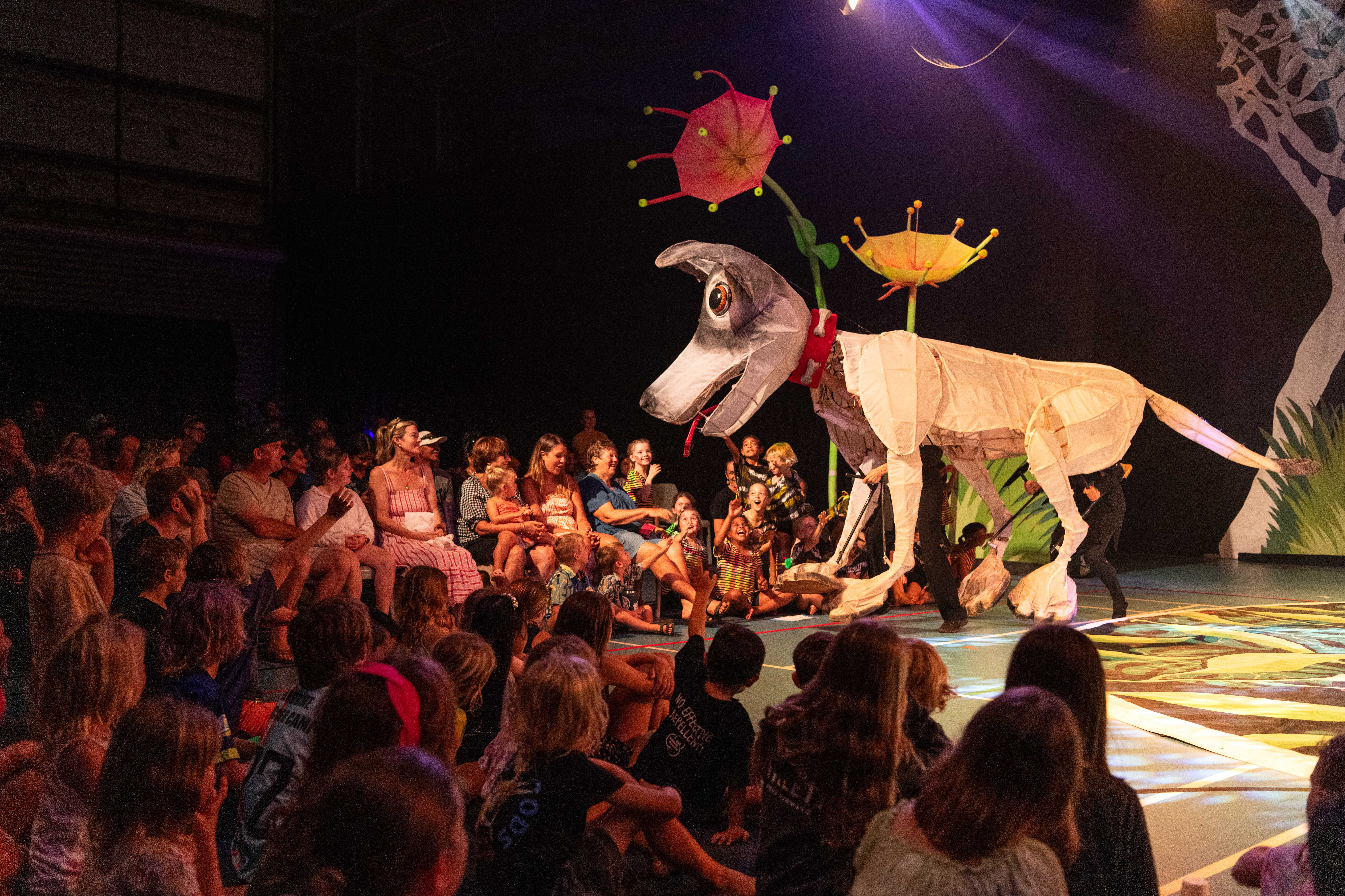 Lucy the Dog meets her audience in Theatre Kimberley’s 2024 Act Belong Commit Sandfly Circus production, Small But Spectacular.